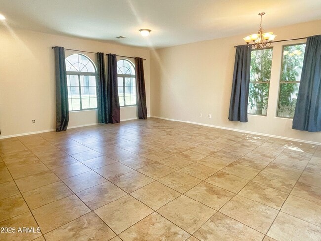 Building Photo - 3507 S Falcon Dr