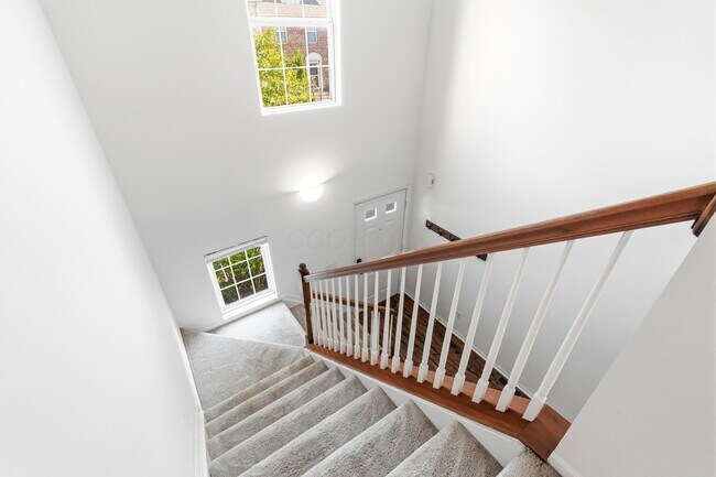 Building Photo - 1113 Green Knoll Dr