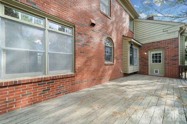 Building Photo - 214 Southern Cross Ln