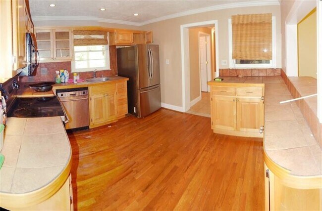 Building Photo - 2678 Green Meadows Ln NE