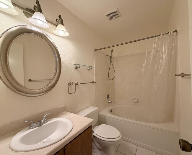 Building Photo - 9202 Roquefort