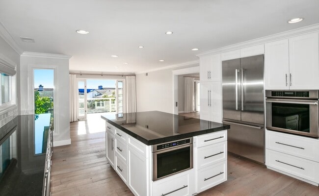 Building Photo - 7 Sandbar Dr