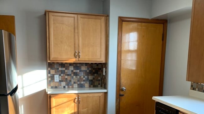 Building Photo - 2513 18th Ave