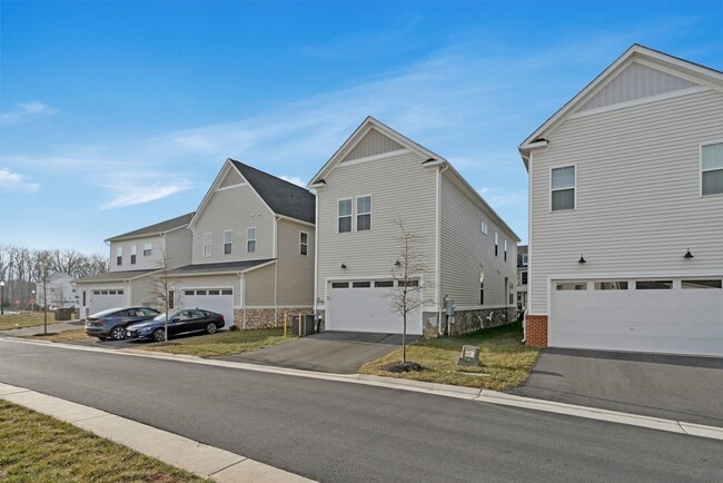 Building Photo - 22956 Aurora Vw Dr