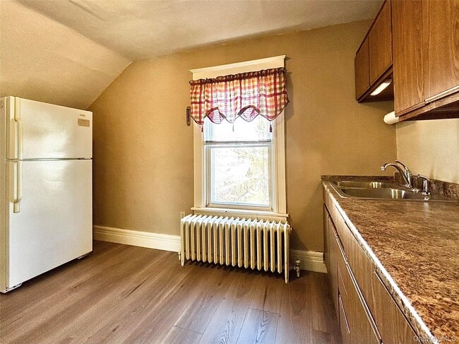 Building Photo - 9 Parker Ave