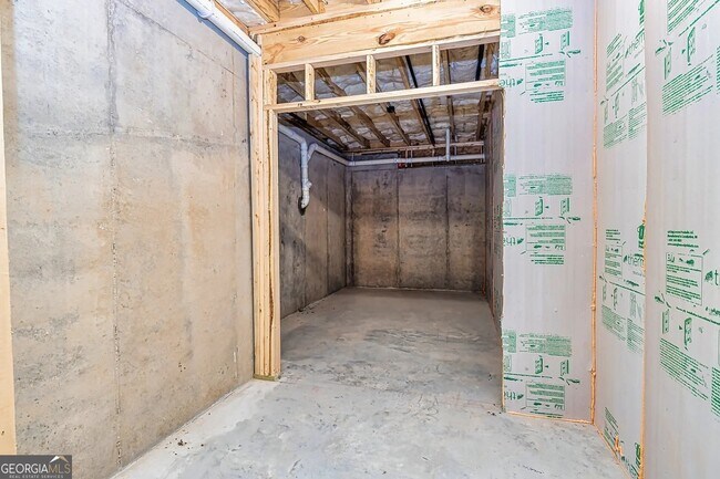 Building Photo - 65 Oakhurst Trail