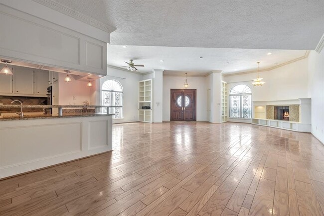 Building Photo - 4063 Breakwood Dr