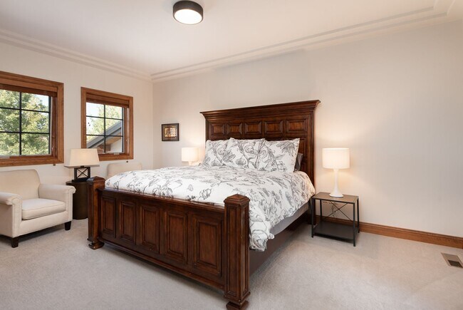 Building Photo - Stunning Furnished Estate in Pronghorn