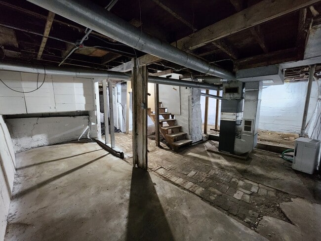 Building Photo - 2 Bed and 2 Bath Home