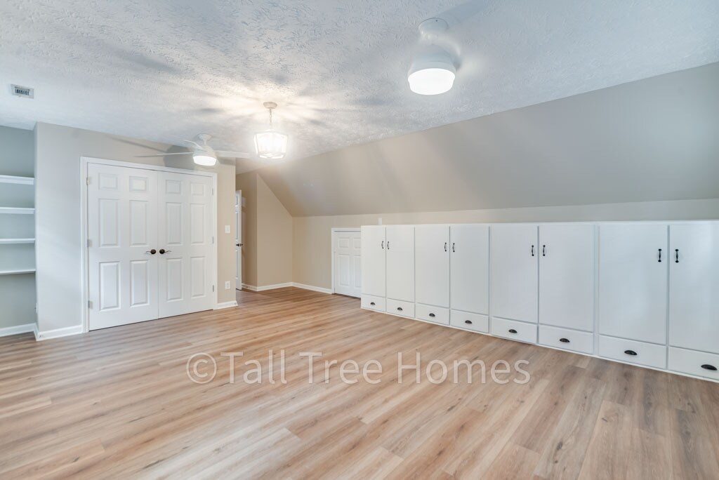 Building Photo - 410 Murry Park