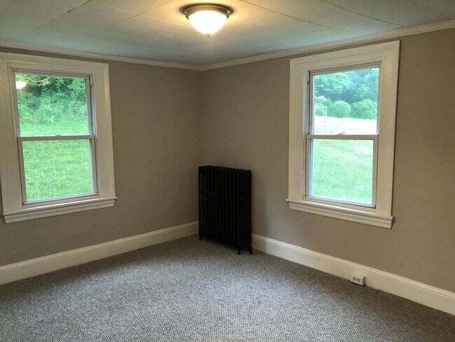 Building Photo - 360 Dehaven St