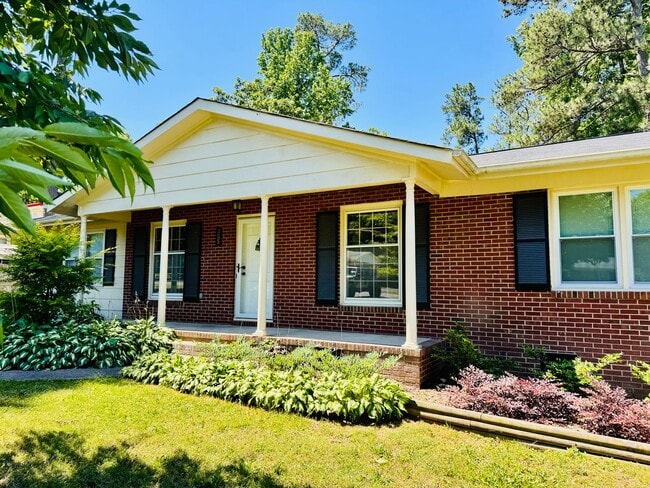 Building Photo - 4 BEDROOMS + 3 BATHS in Butner