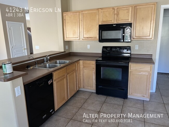 Building Photo - 41243 N Ericson Ln