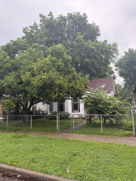 Primary Photo - 1532 Woodley Ave