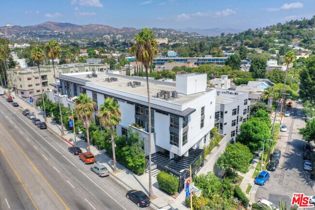 Building Photo - 4111 Sunset Blvd