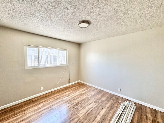Building Photo - 10910 S Avalon Blvd