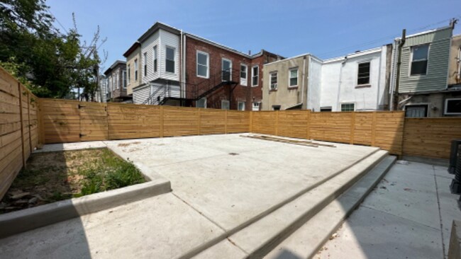 Building Photo - 890-892 N 42nd St