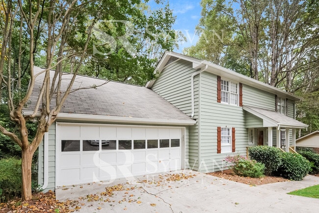 Building Photo - Welcome home to this 4 bedroom, 2 bathroom home