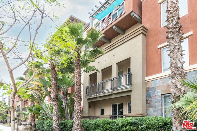 Building Photo - 6020 S Seabluff Dr