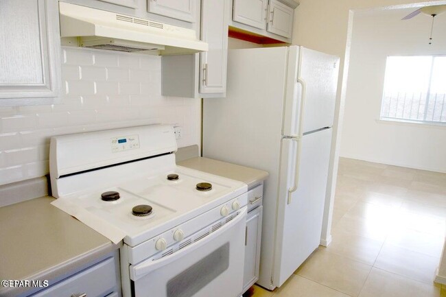 Building Photo - 2150 King James Pl