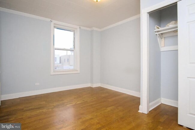 Building Photo - 3030 Edgemont St