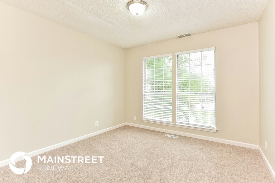 Building Photo - 904 Conway Ln