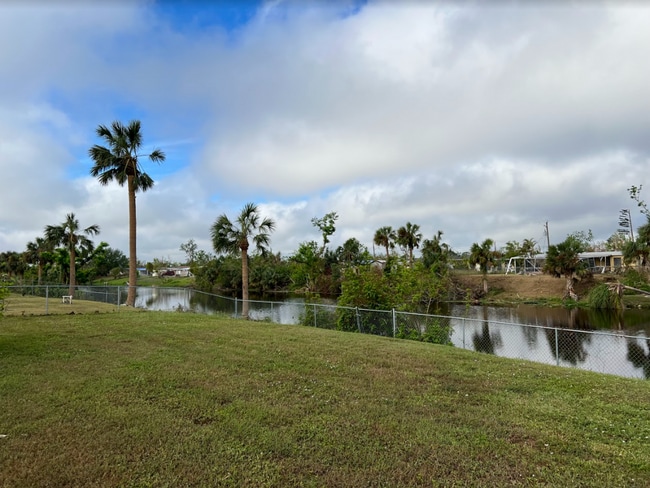 Building Photo - $1,895 ** AVAIL 6/7/25 ** 3 Bed / 2 Bath S...