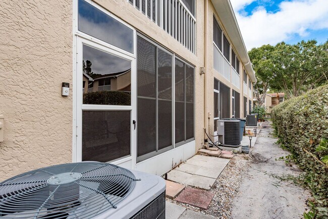 Building Photo - Andover Circle