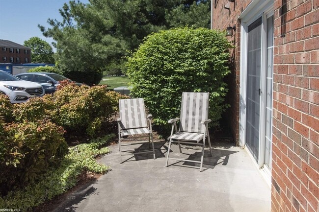 Building Photo - 2 Bed Apartment in Blacksburg With Some Ut...