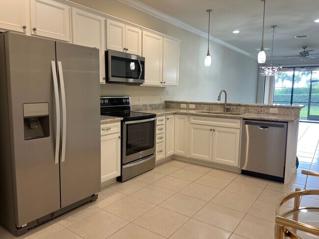 Building Photo - 2 bedroom, 2 bathroom attached villa home ...