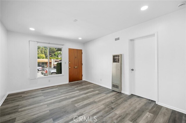 Building Photo - 2025 Broadview Dr