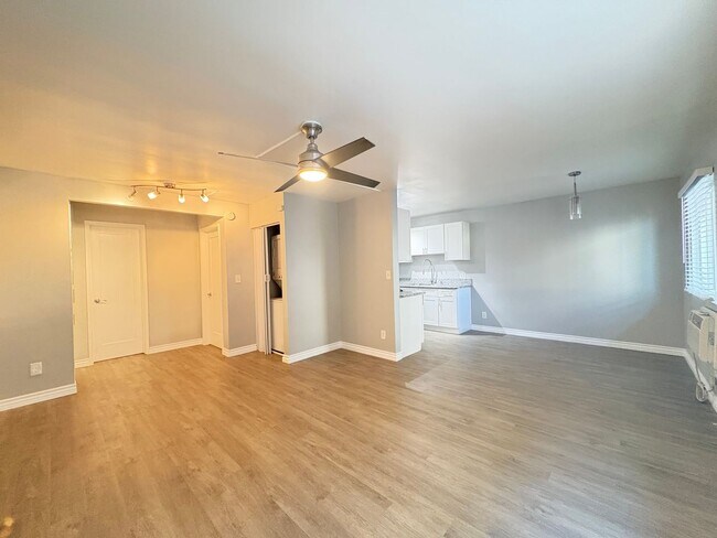 Interior Photo - 4533 Contour Blvd.