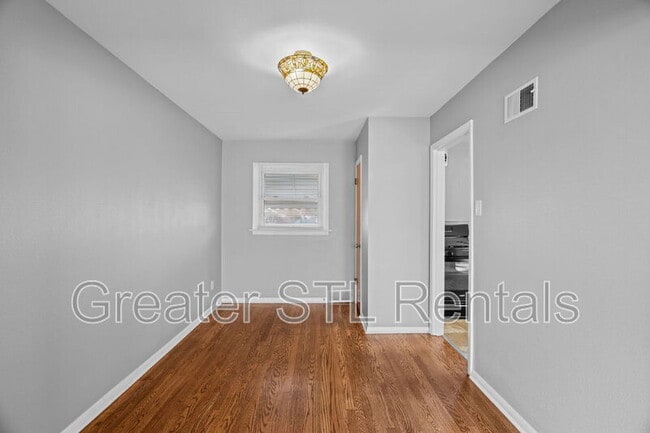 Building Photo - 3 Venetia Ct