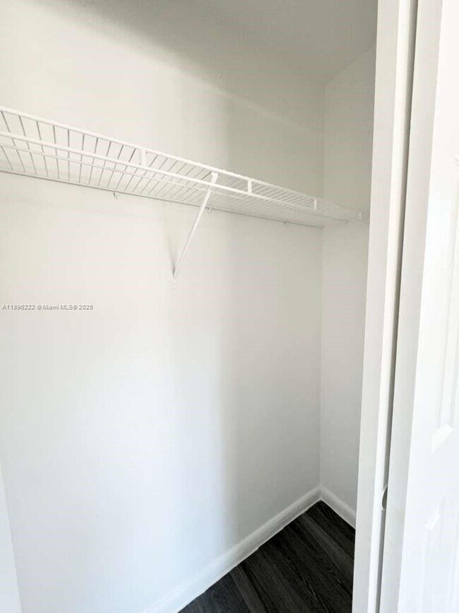 Building Photo - 337 SE 23rd Ave