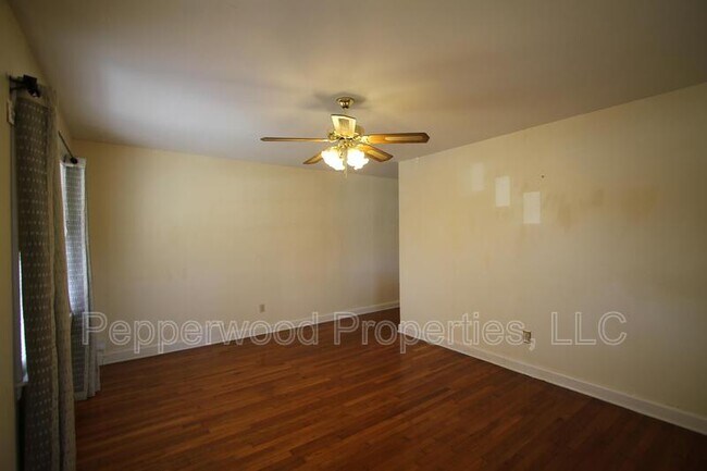 Building Photo - 336 W Hampton Ave