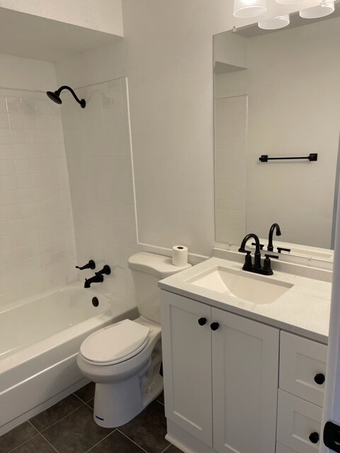 Building Photo - 1120 E 6th St