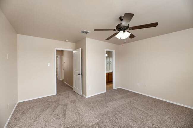 Building Photo - Beautiful 3 Bedroom Townhome located in Lavon,Texas!