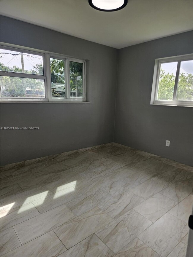 Building Photo - 3 bedroom in North Miami FL 33179