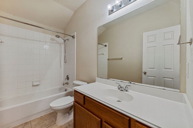 Building Photo - Stunning 3 bedroom 2 bath home in Frisco!