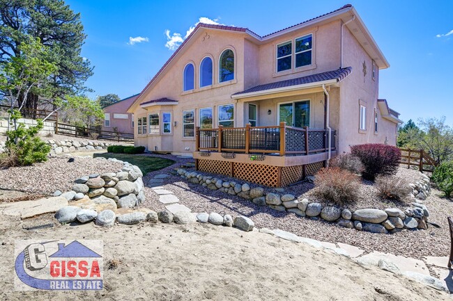 Building Photo - This stunning six-bedroom, three-and-a-hal...