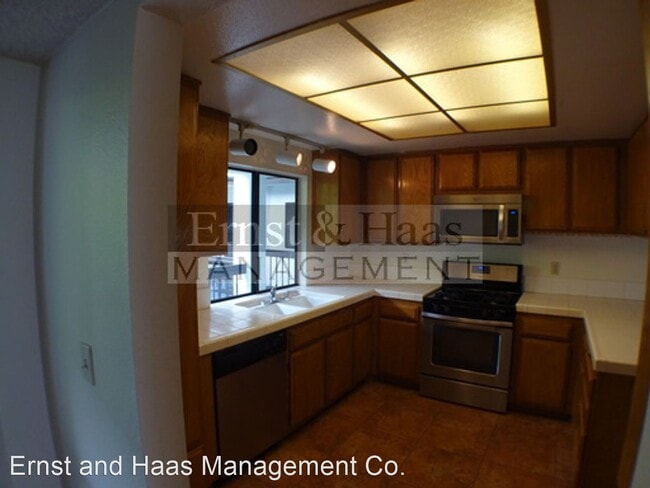 Building Photo - 2 br, 2 bath House - 2510 E. Willow  St. #204