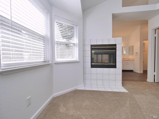 Building Photo - 3500 Crownridge Dr