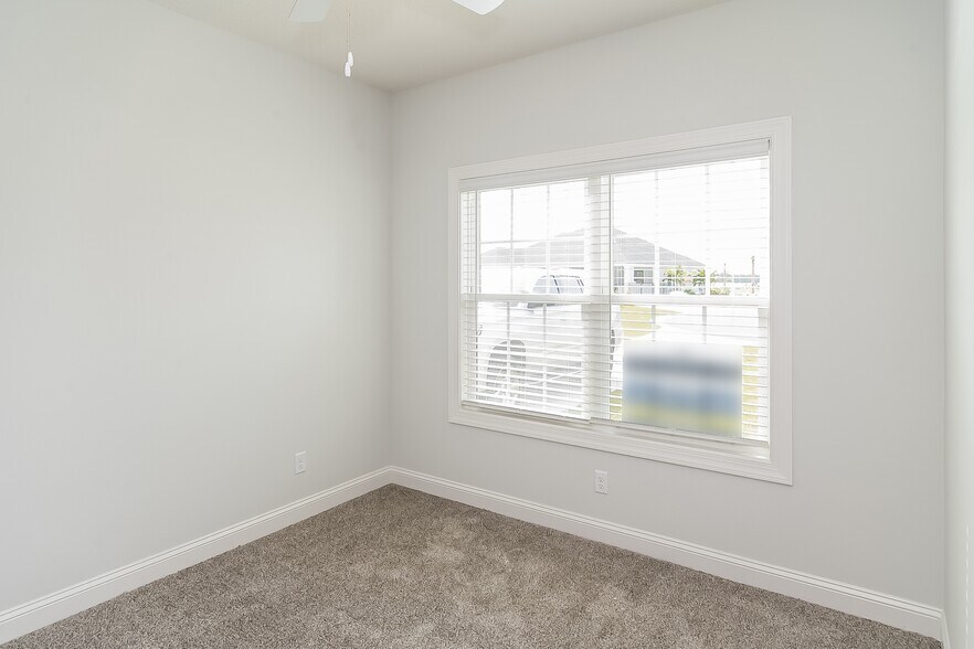 Building Photo - 1078 Walker Point Way