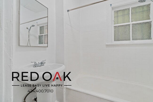 Building Photo - 357 S Alvarado St
