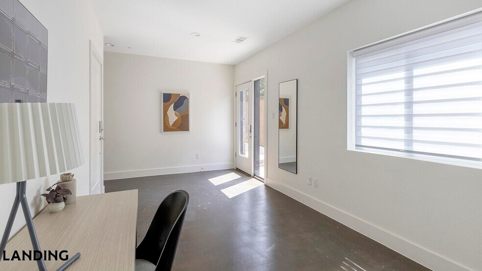 Building Photo - 2206 Arroyo Ave