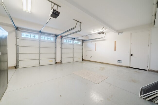 Building Photo - 7337 Corte TOMILLO