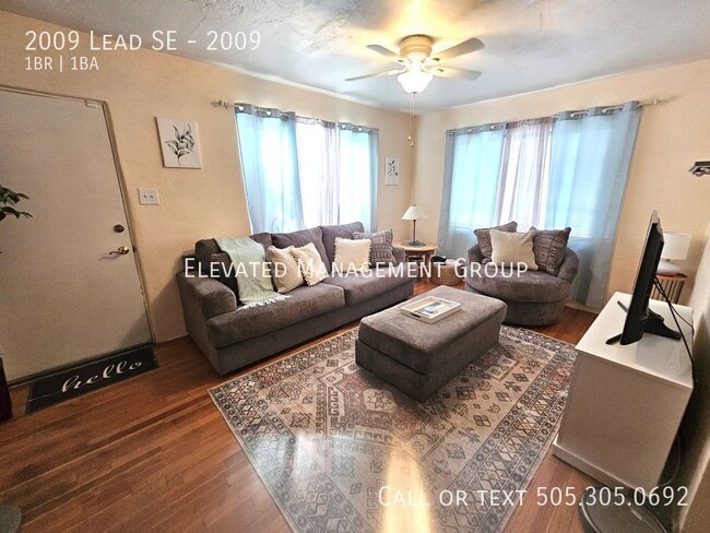 Primary Photo - Super Cute, Fully Furnished! All Utilities...