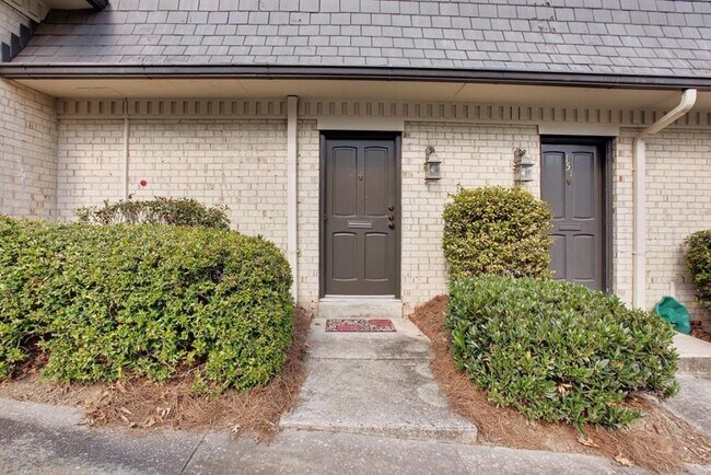 Building Photo - 150 Maribeau Square NW