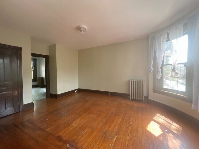 Building Photo - 1349 Washington St