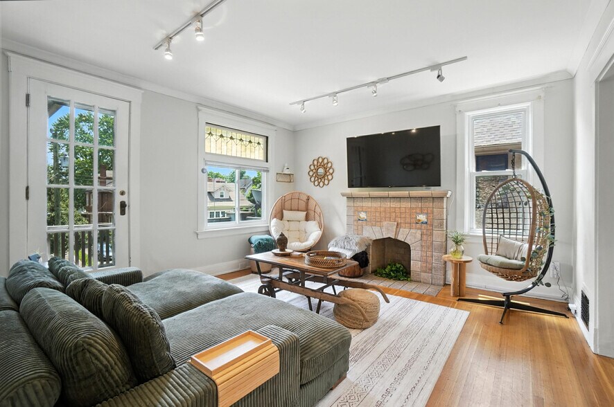 Building Photo - 3769 Andrew Ave